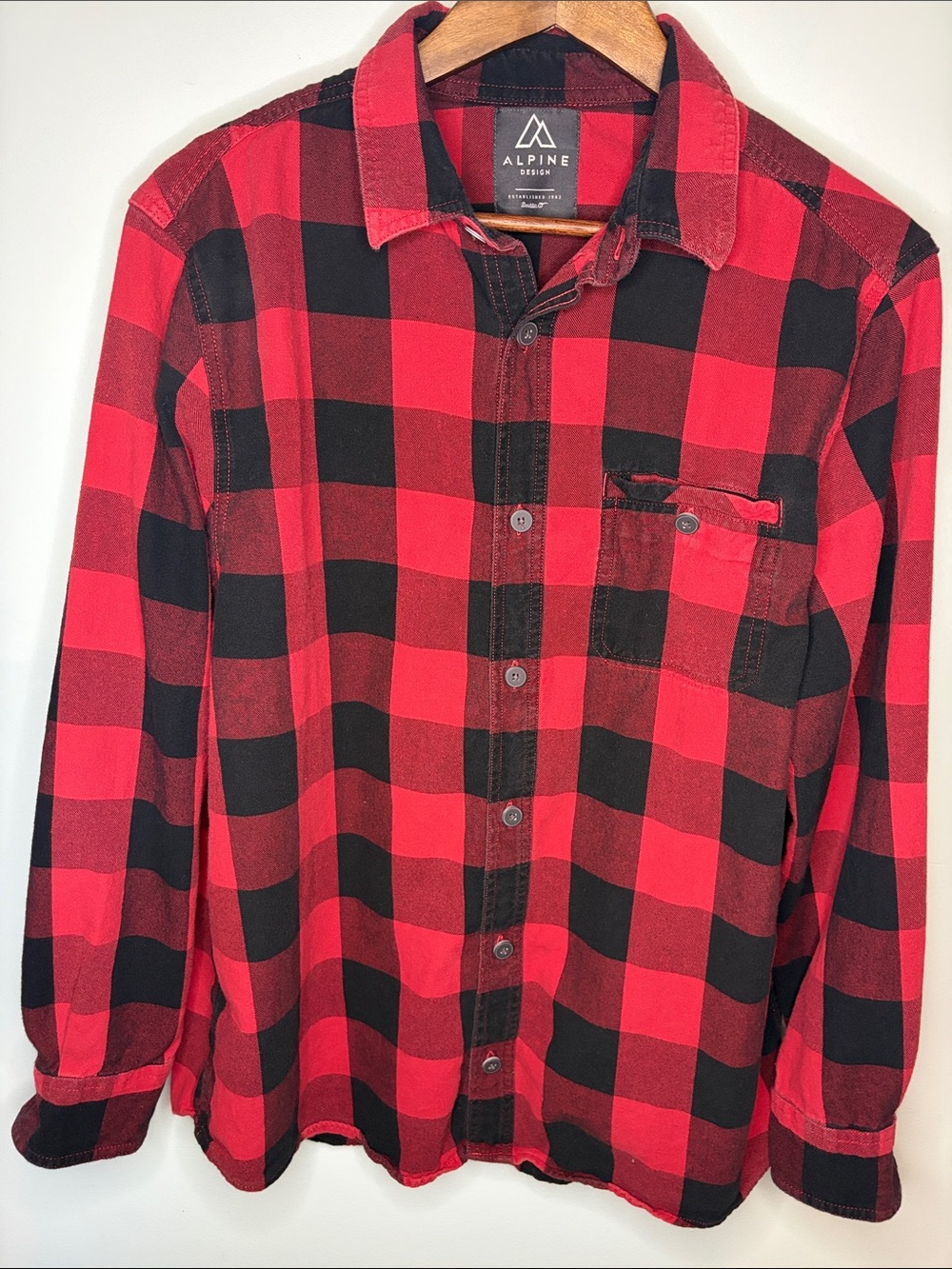 Alpine Men's Large (L) Red & Black Buffalo Plaid Flannel Button-Down Shirt